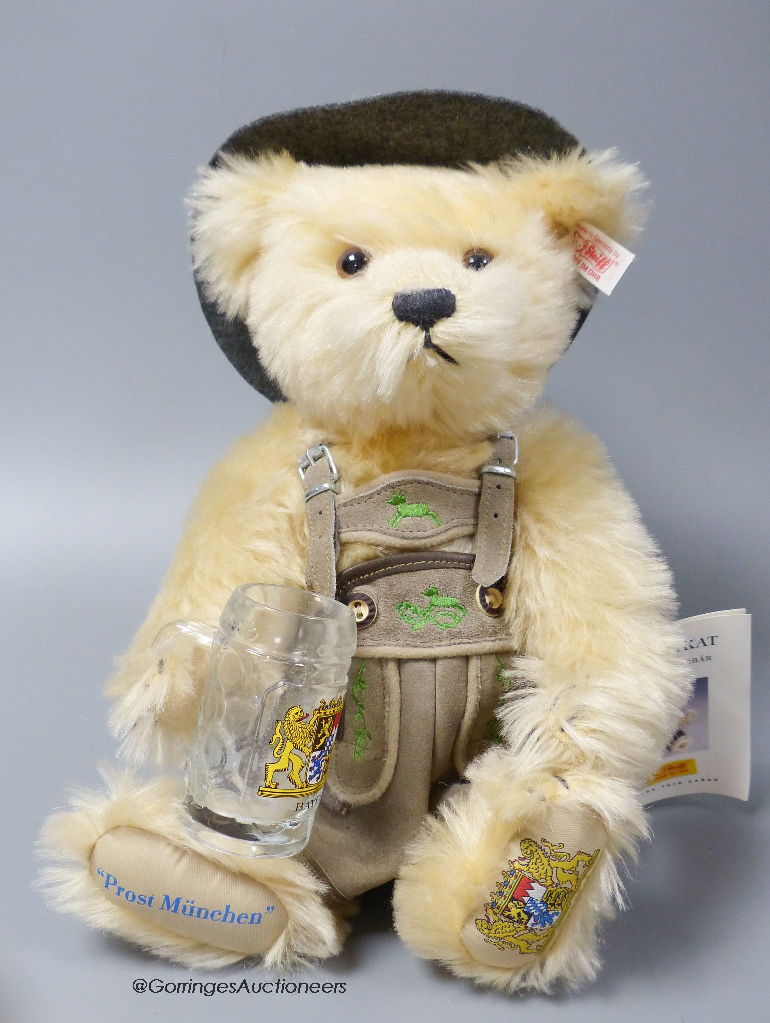 A Steiff limited edition musical Deutche bear